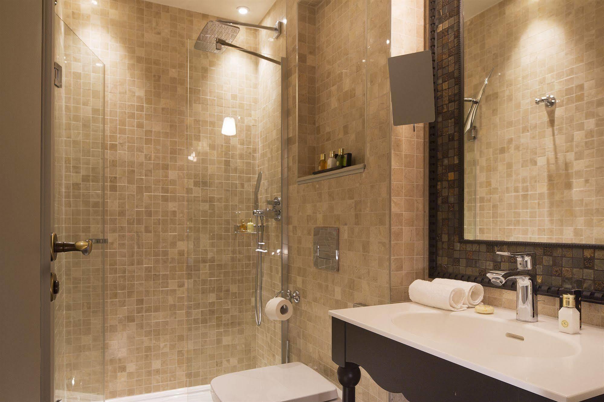 Hotel Da Vinci & Spa Paris Exterior photo